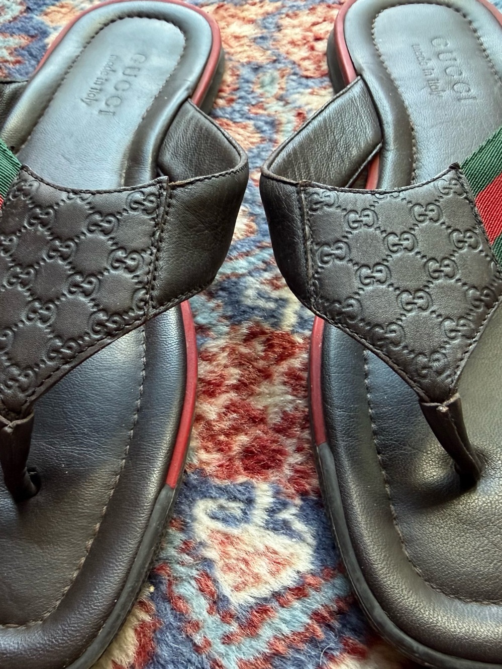 Gucci Men's Black Guccissima Leather Web Stripe Thong Sandals – Size 8